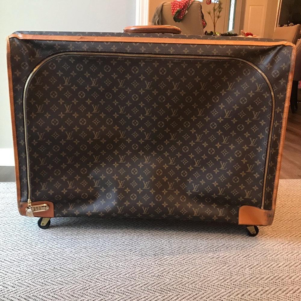 RARE! LOUIS VUITTON VINTAGE PULLMAN RARE! RARE! STEAL OF A PRICE!!